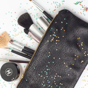 brush, purse, makeup-4908005.jpg